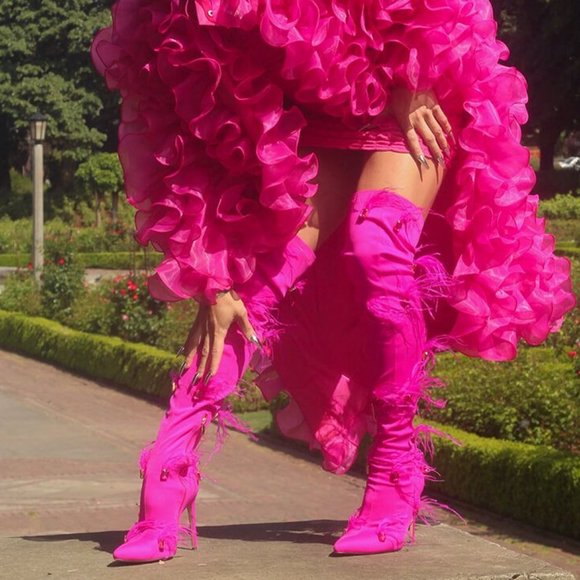 AZALEA WANG " FINESSED FEATHER EMBELLISHED " PINK BOOT (BRAND NEW!!) - Picture 4 of 9